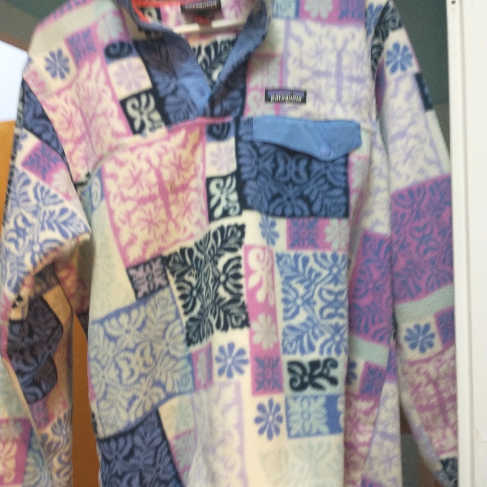 Patagonia size L pullover